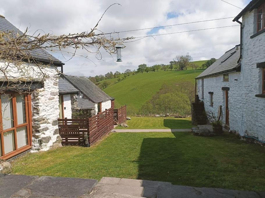 Rhyd Y Geifr, Cosy Barn Conversion In Maerdy Holiday home *