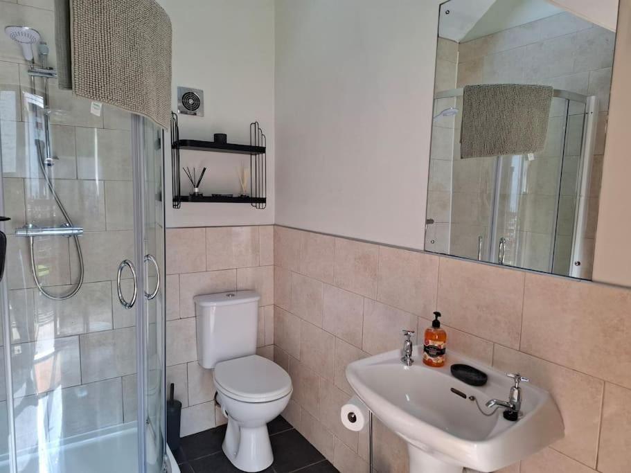 Rhyd Y Geifr, Cosy Barn Conversion In Maerdy *