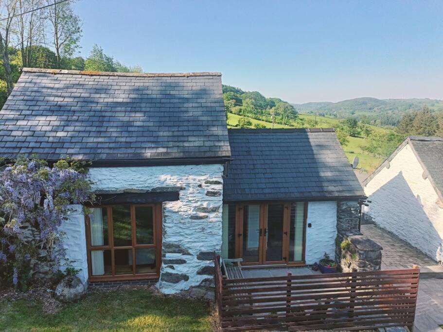 Rhyd Y Geifr, Cosy Barn Conversion In Maerdy *