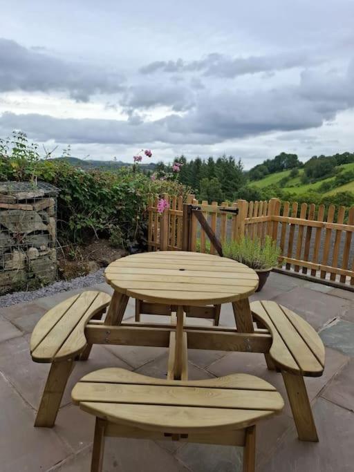 Rhyd Y Geifr, Cosy Barn Conversion In Maerdy Holiday home
