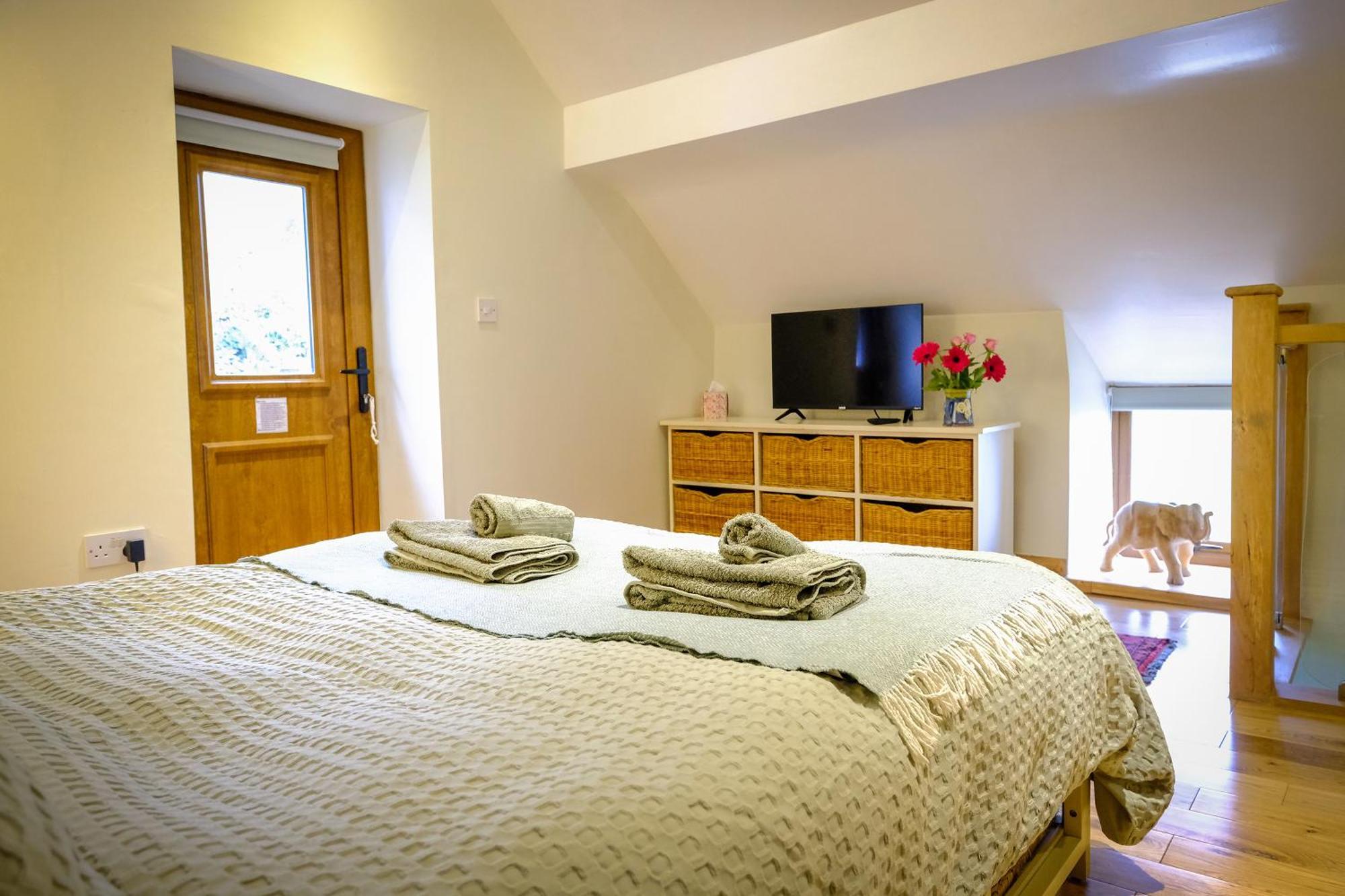 Rhyd Y Geifr, Cosy Barn Conversion In Maerdy *